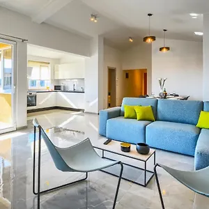 Macuka- New And Luxury, Near Apartment
